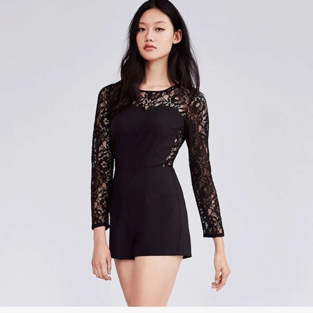 Kimchi Blue Lace sleeve and back romper